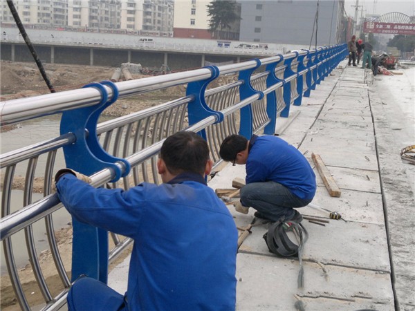 广西不锈钢桥梁护栏除锈维护的重要性及其方法