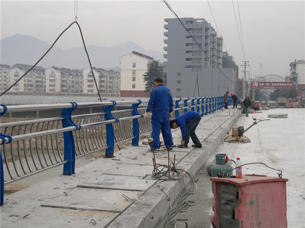 广西不锈钢复合管护栏常见问题及解决方案